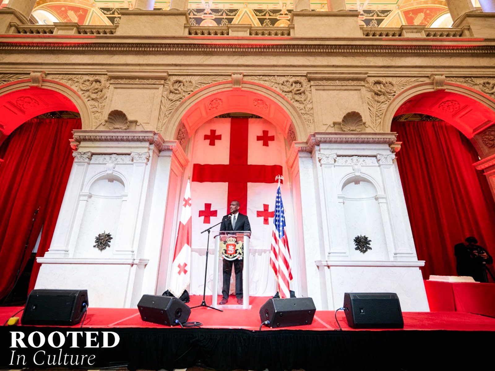 Art cross rooted in culture -45826